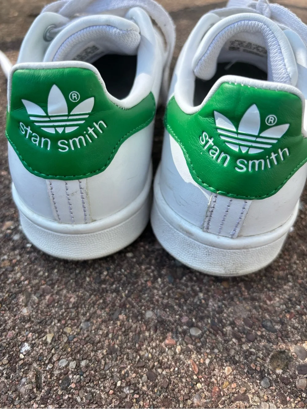 adidas Stan Smith White Sneaker with Green Heel Tab - Picture 2 of 7